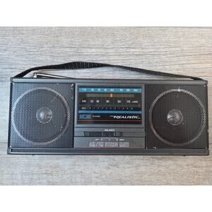 Vintage Realistic AM/FM Stereo Mate Portable Radio